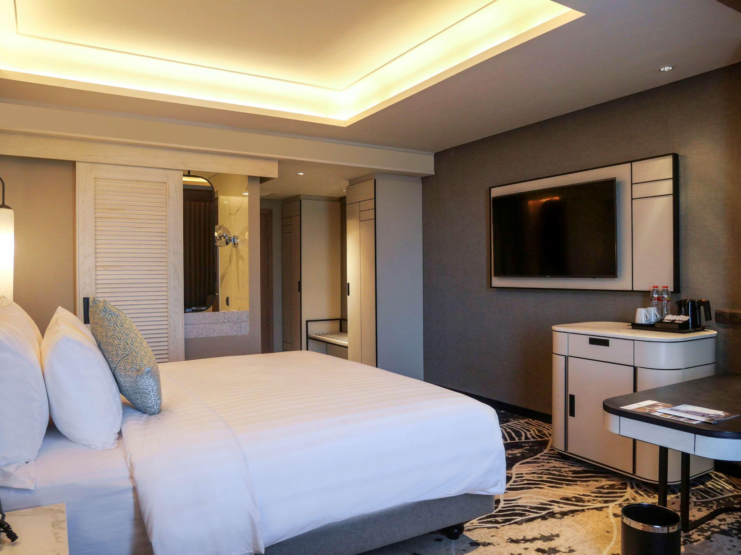 Movenpick Surabaya City Zewnętrze zdjęcie