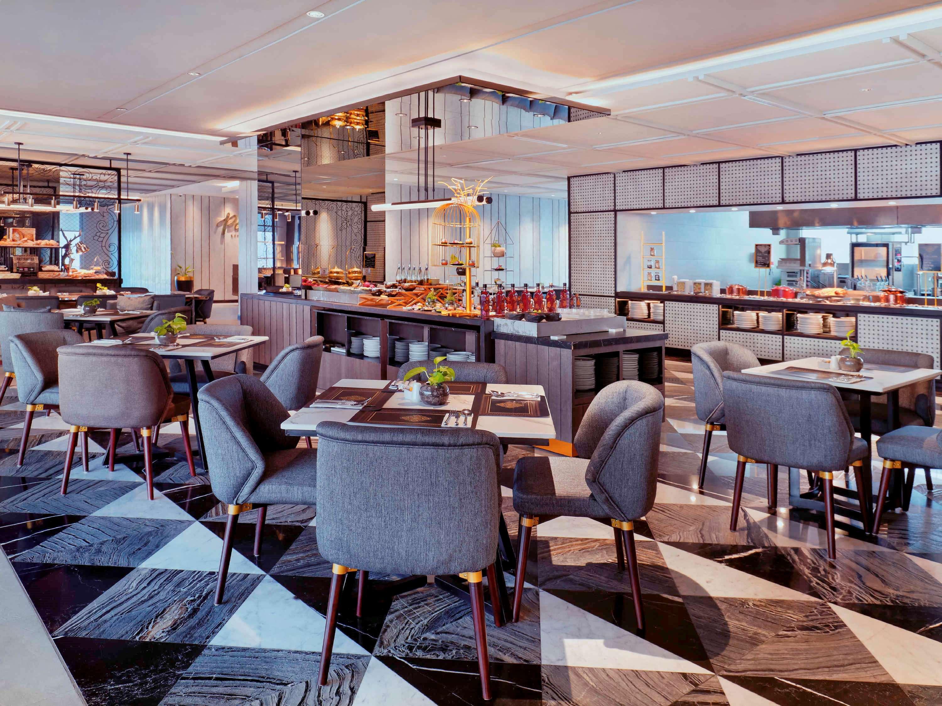 Movenpick Surabaya City Zewnętrze zdjęcie