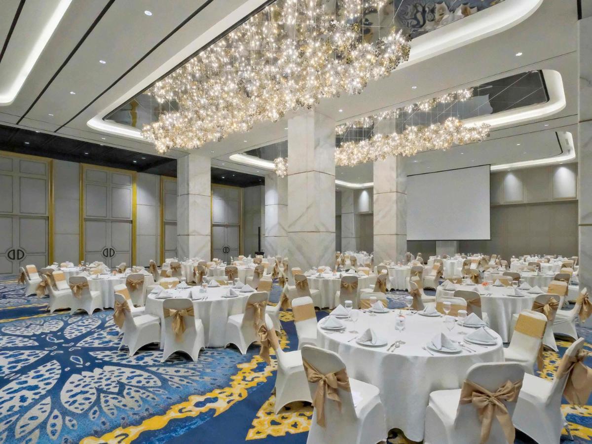 Movenpick Surabaya City Zewnętrze zdjęcie