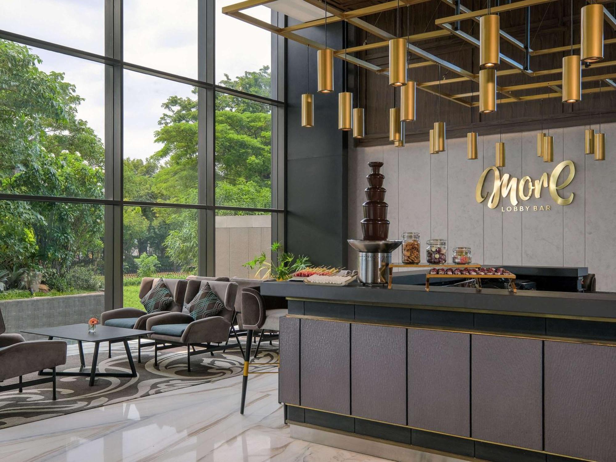 Movenpick Surabaya City Zewnętrze zdjęcie