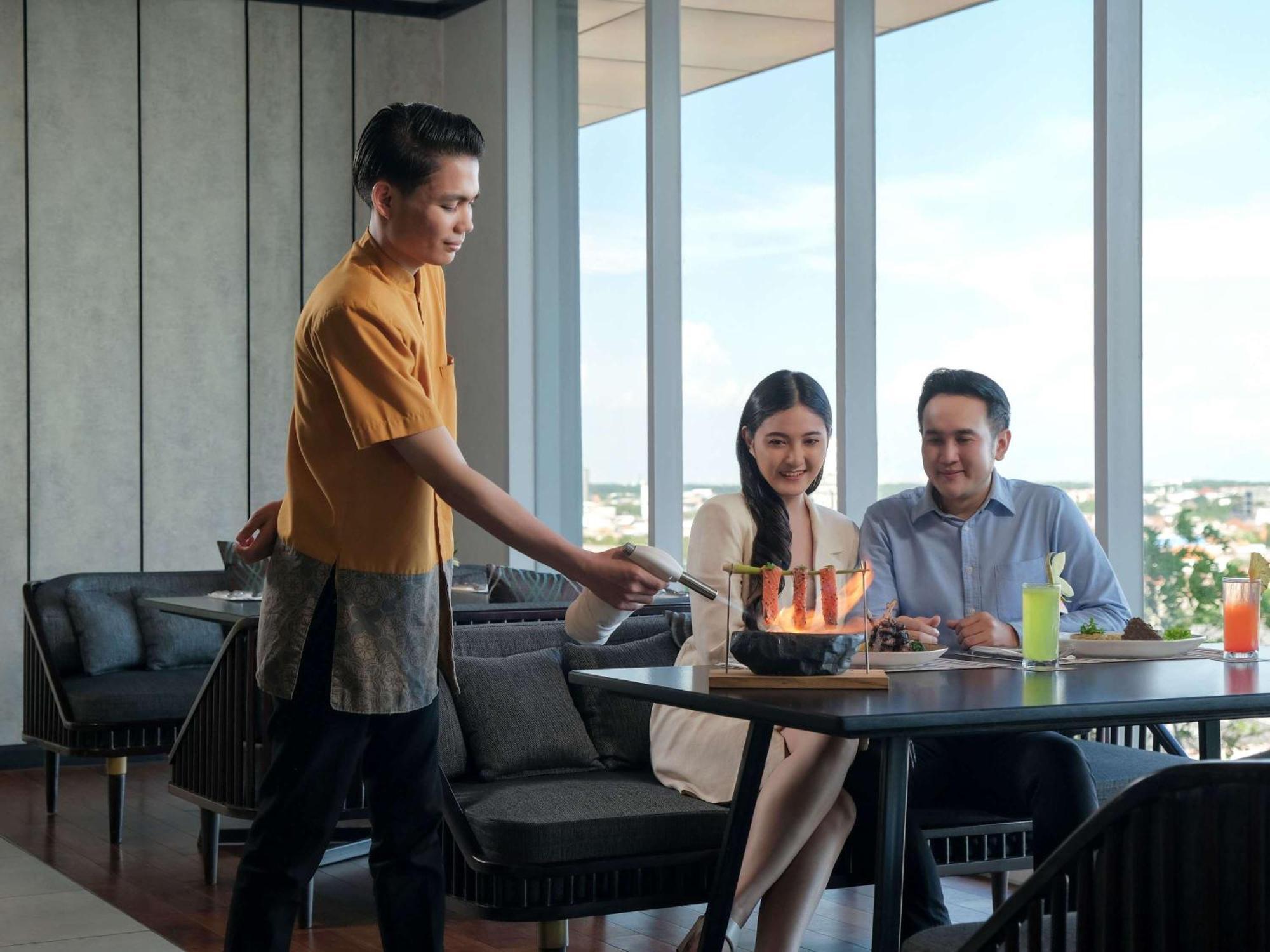 Movenpick Surabaya City Zewnętrze zdjęcie