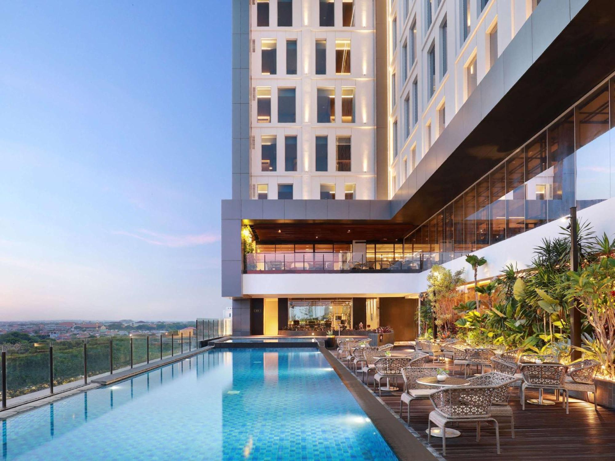 Movenpick Surabaya City Zewnętrze zdjęcie