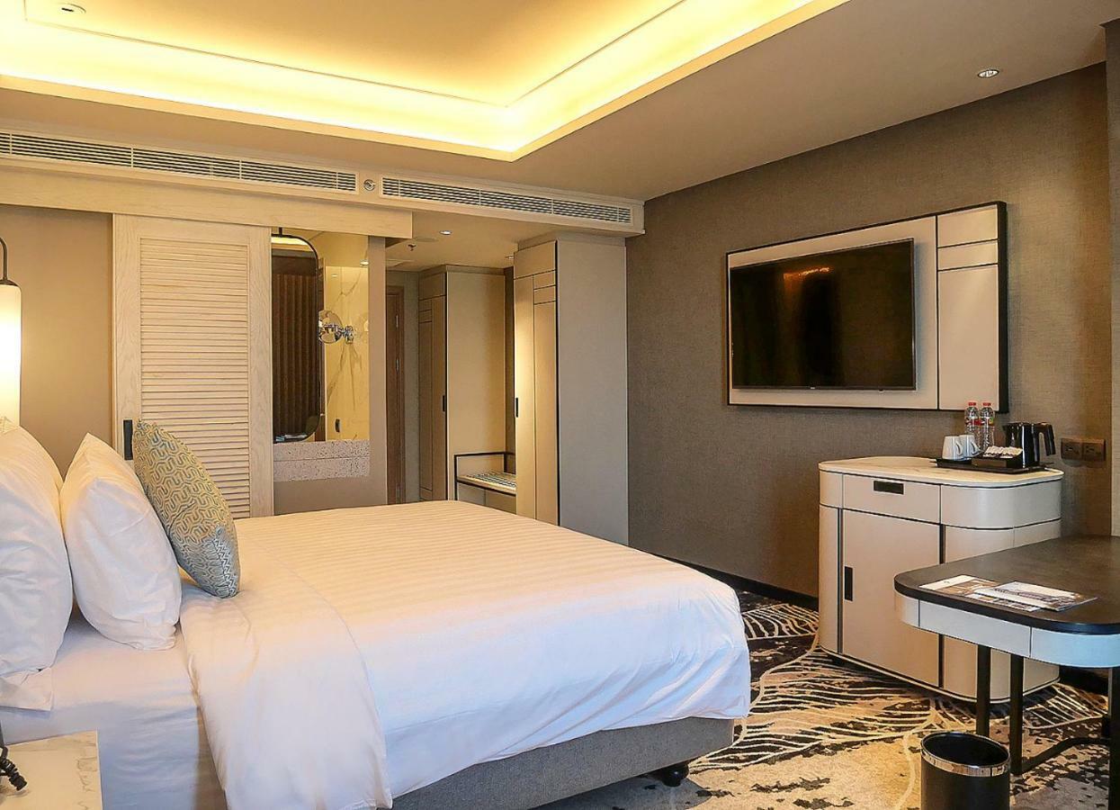Movenpick Surabaya City Zewnętrze zdjęcie