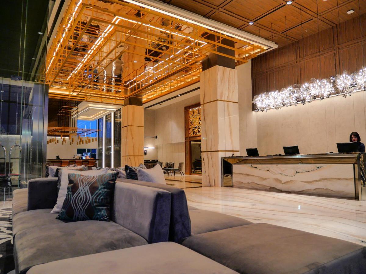 Movenpick Surabaya City Zewnętrze zdjęcie