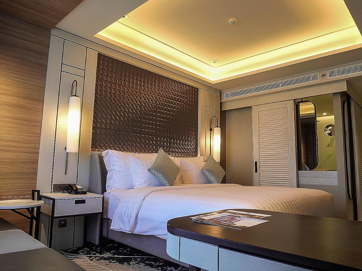 Movenpick Surabaya City Zewnętrze zdjęcie